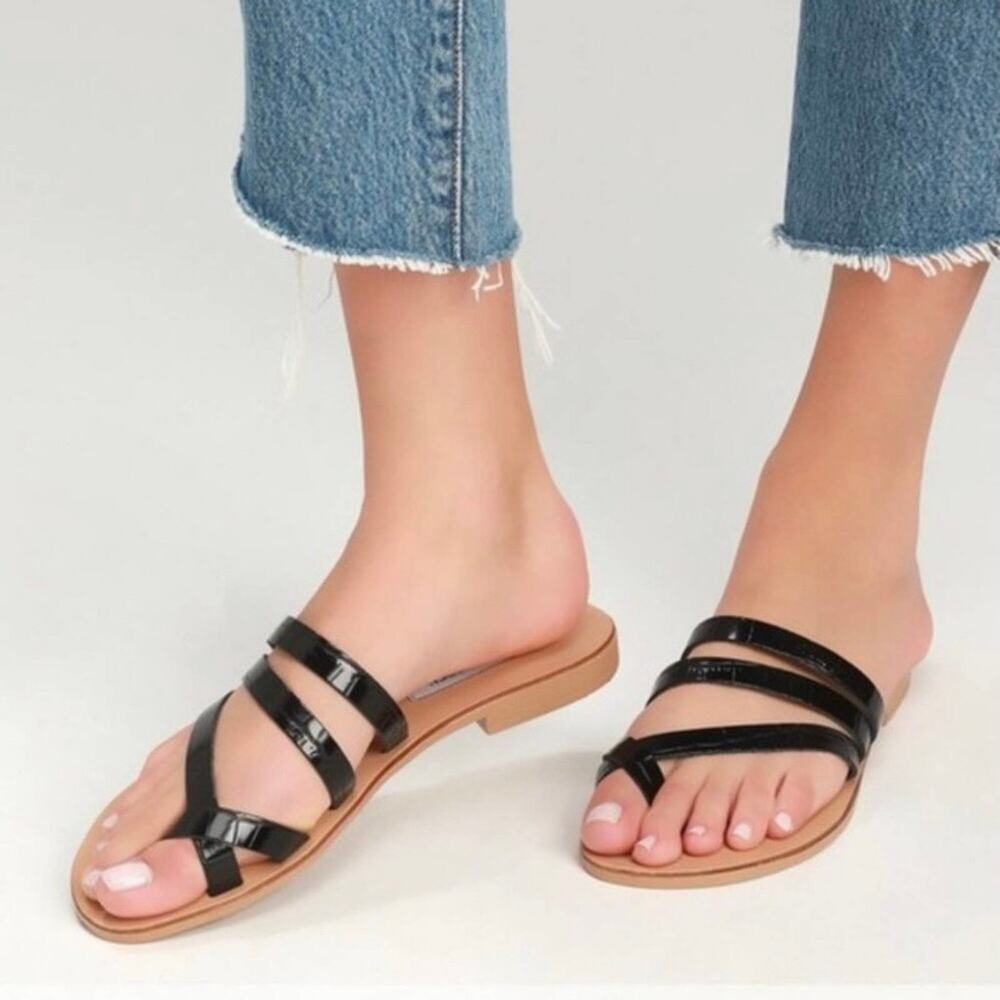 Steve Madden 'Ringtone' Women's 7 Thong Patent Leather Sandal Black[